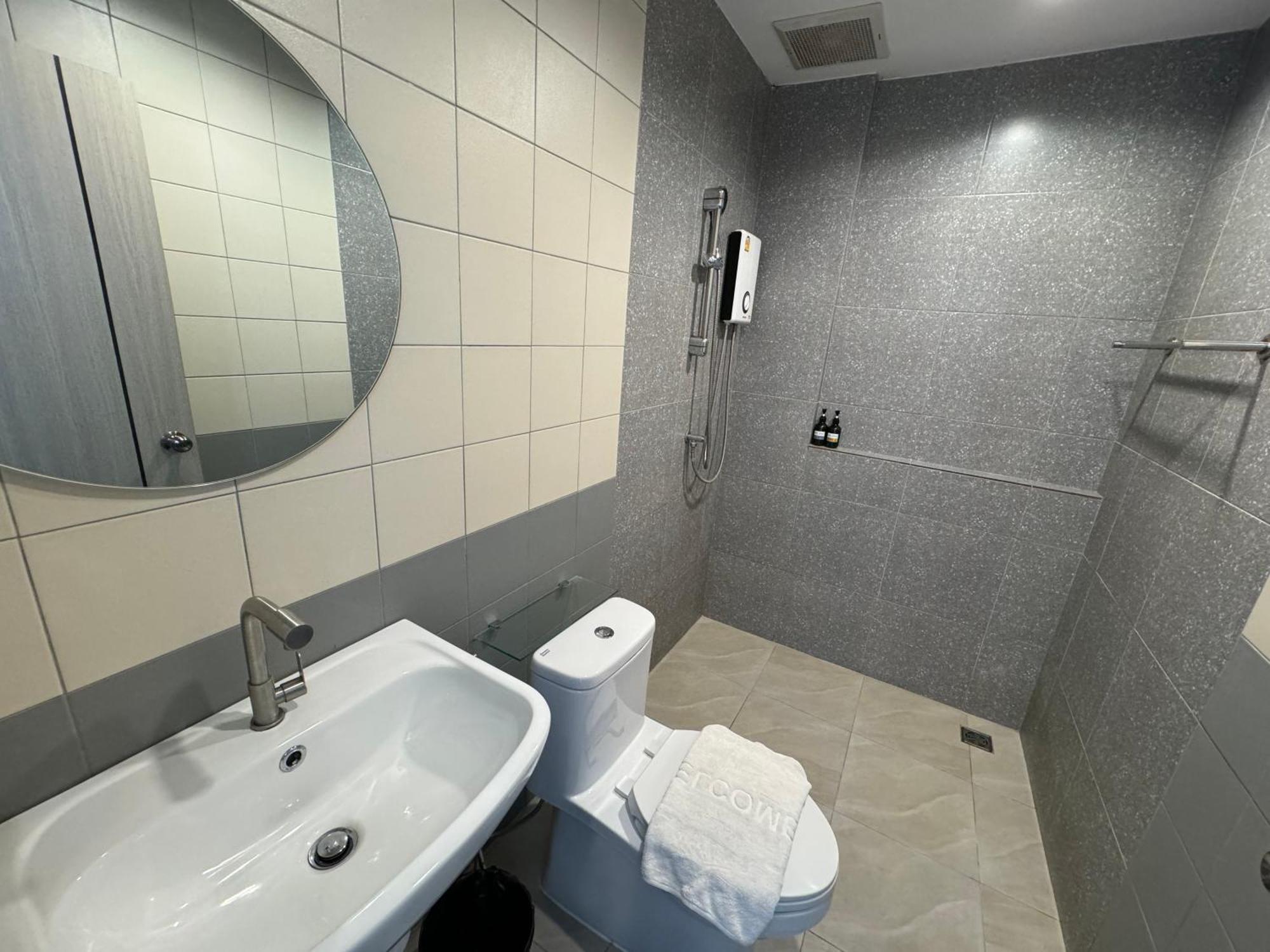 Luka House Hotel Ban Lam Luk Ka Exterior photo